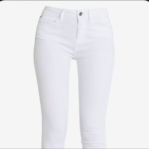 White skinny jeans